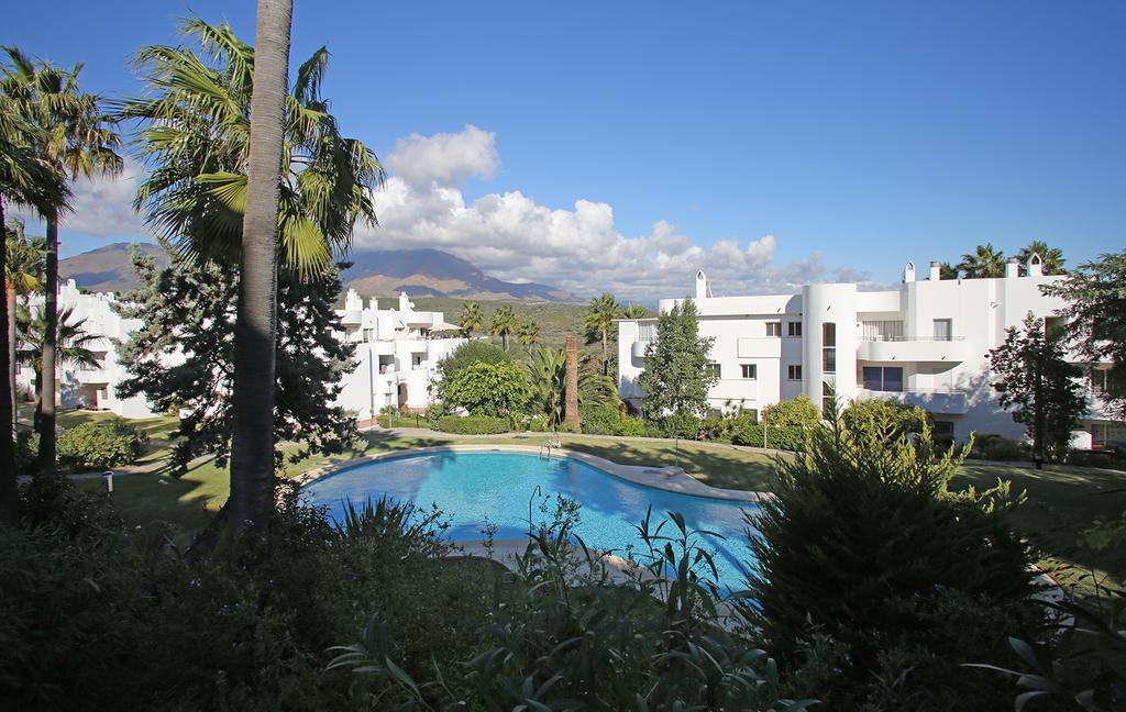 Sunny Golf Apartment Estepona Esterno foto