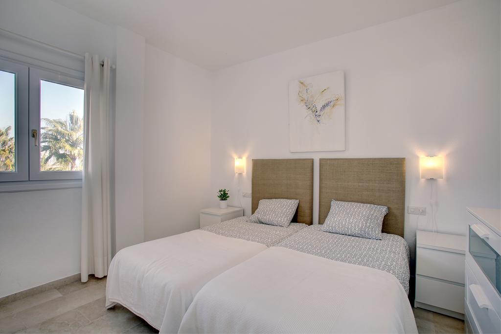 Sunny Golf Apartment Estepona Esterno foto