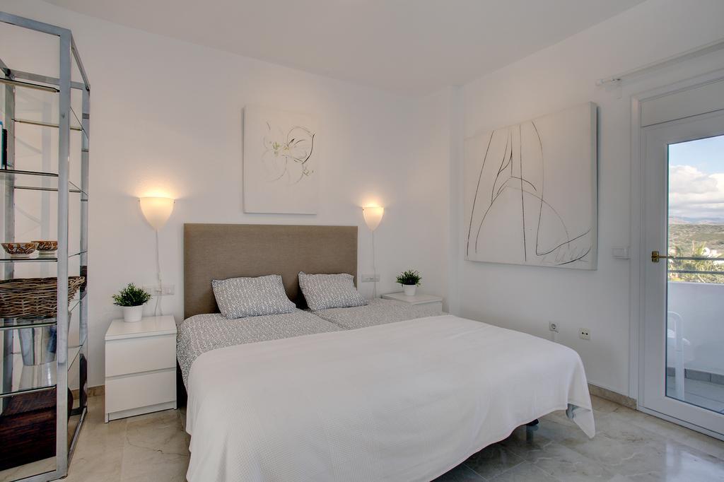 Sunny Golf Apartment Estepona Esterno foto