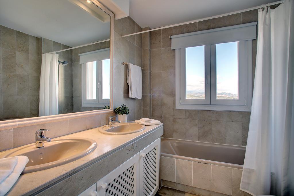 Sunny Golf Apartment Estepona Esterno foto